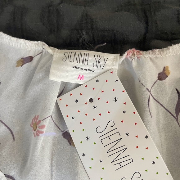 Adorable Top - Picture 2 of 2